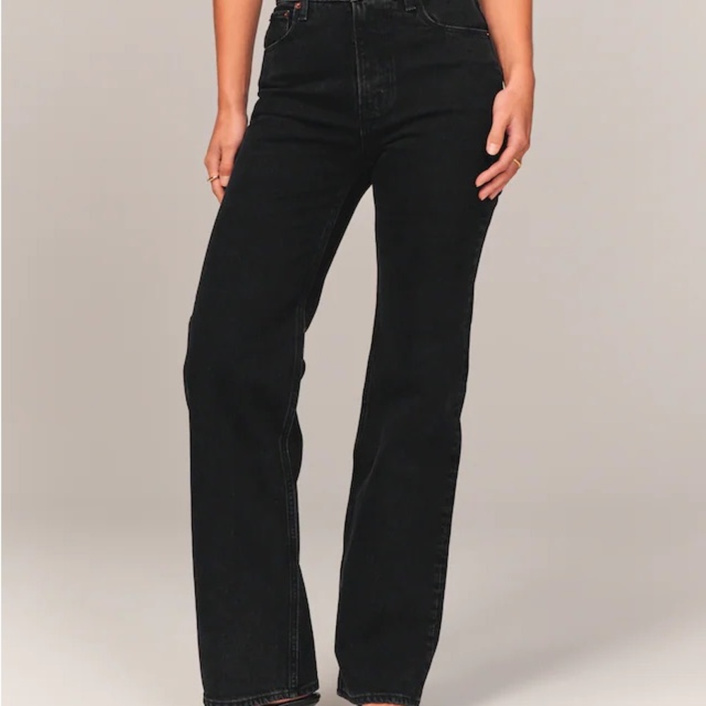 Abercrombie 90’s High Rise Relaxed Jean